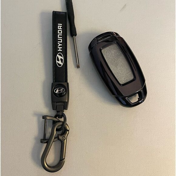 Hyundai Key Fob Keychain in Black leather & Fob Case Cover Black NWT - Picture 2 of 5
